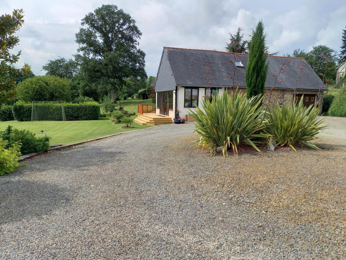 La Gasteboisiere With Swimming Pool And Games Room Le Mesnil-Adelee Exterior photo