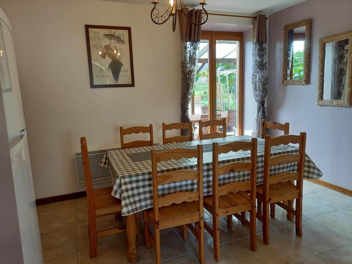 La Gasteboisiere With Swimming Pool And Games Room Le Mesnil-Adelee Exterior photo