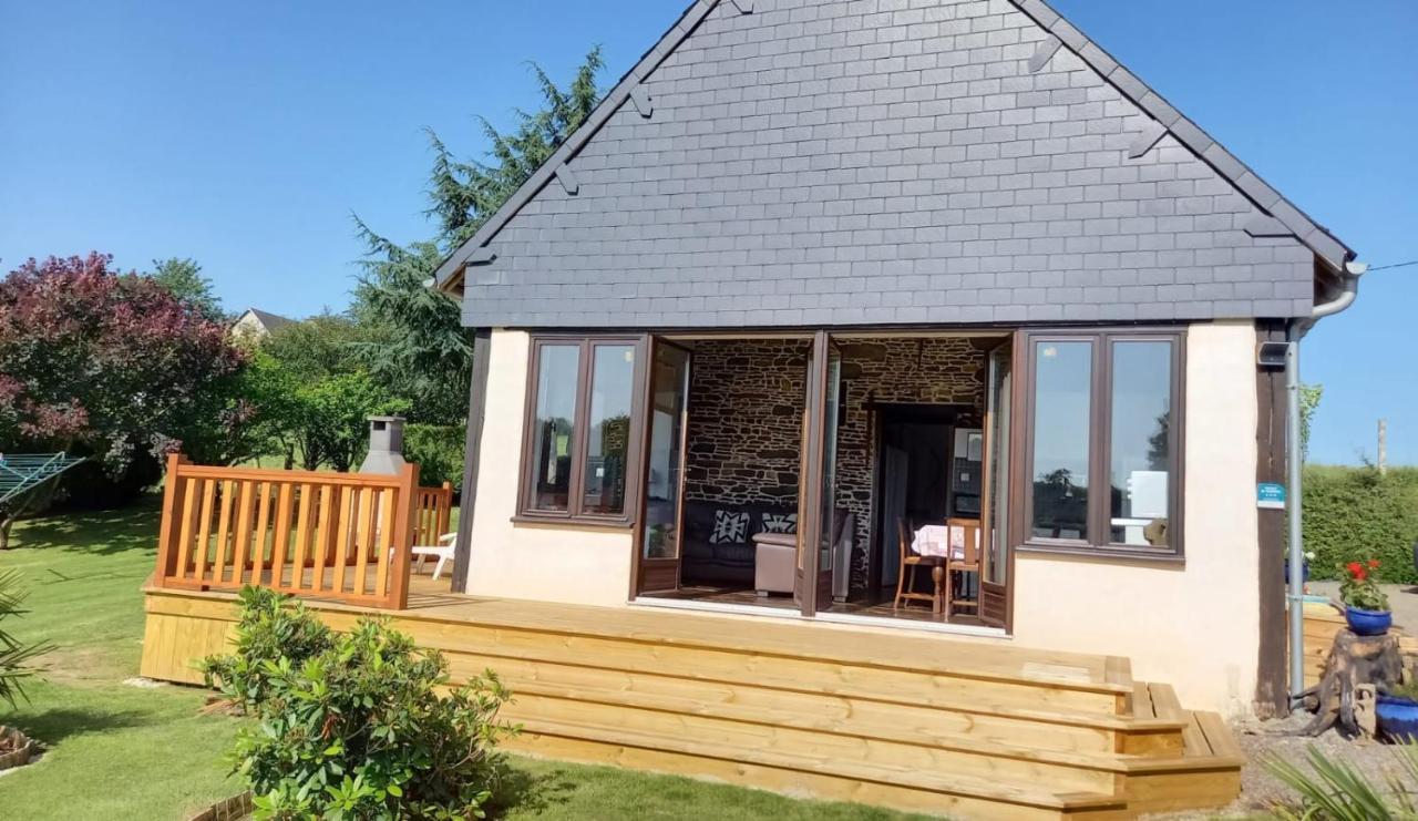 La Gasteboisiere With Swimming Pool And Games Room Le Mesnil-Adelee Exterior photo