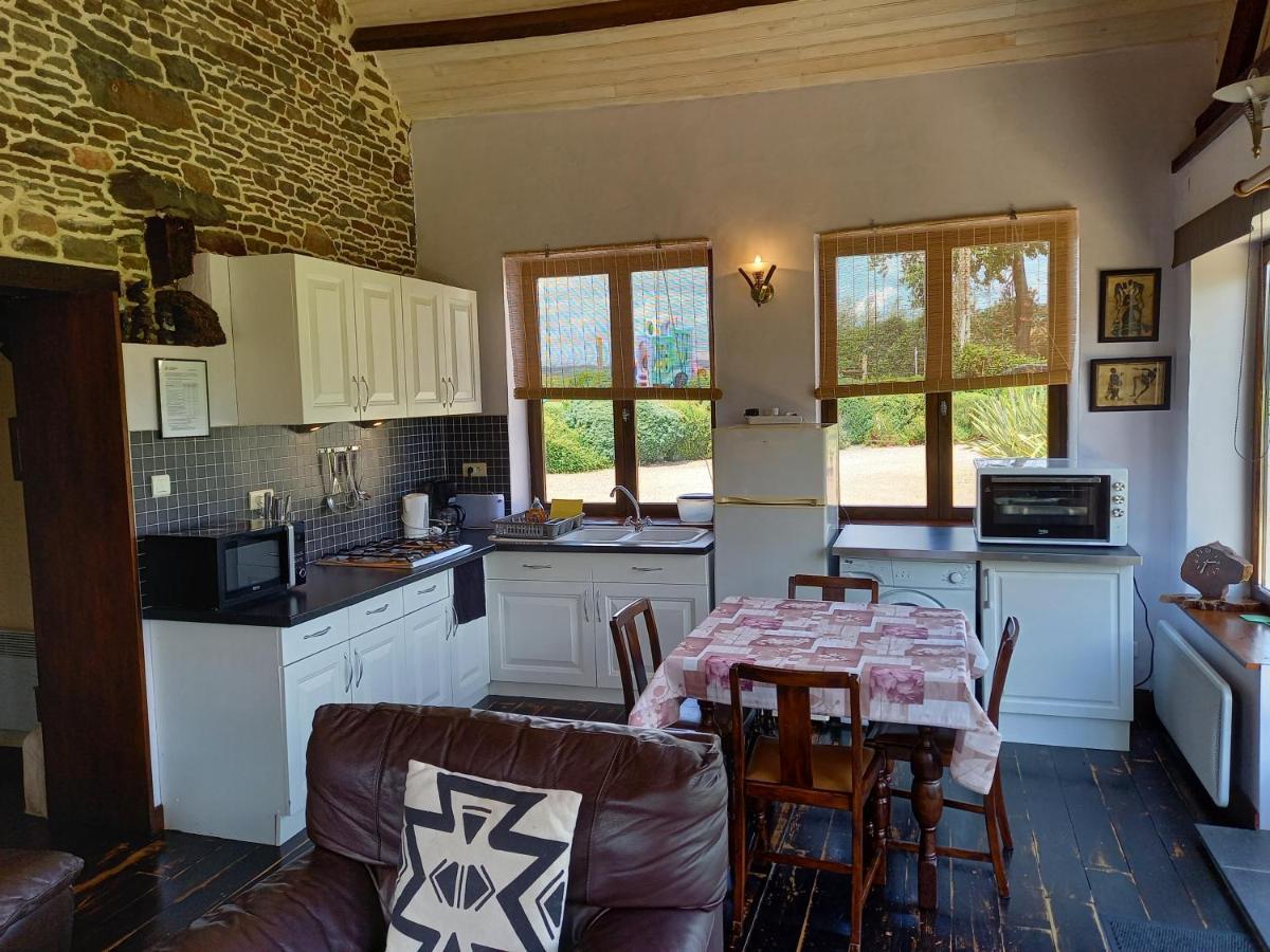 La Gasteboisiere With Swimming Pool And Games Room Le Mesnil-Adelee Exterior photo