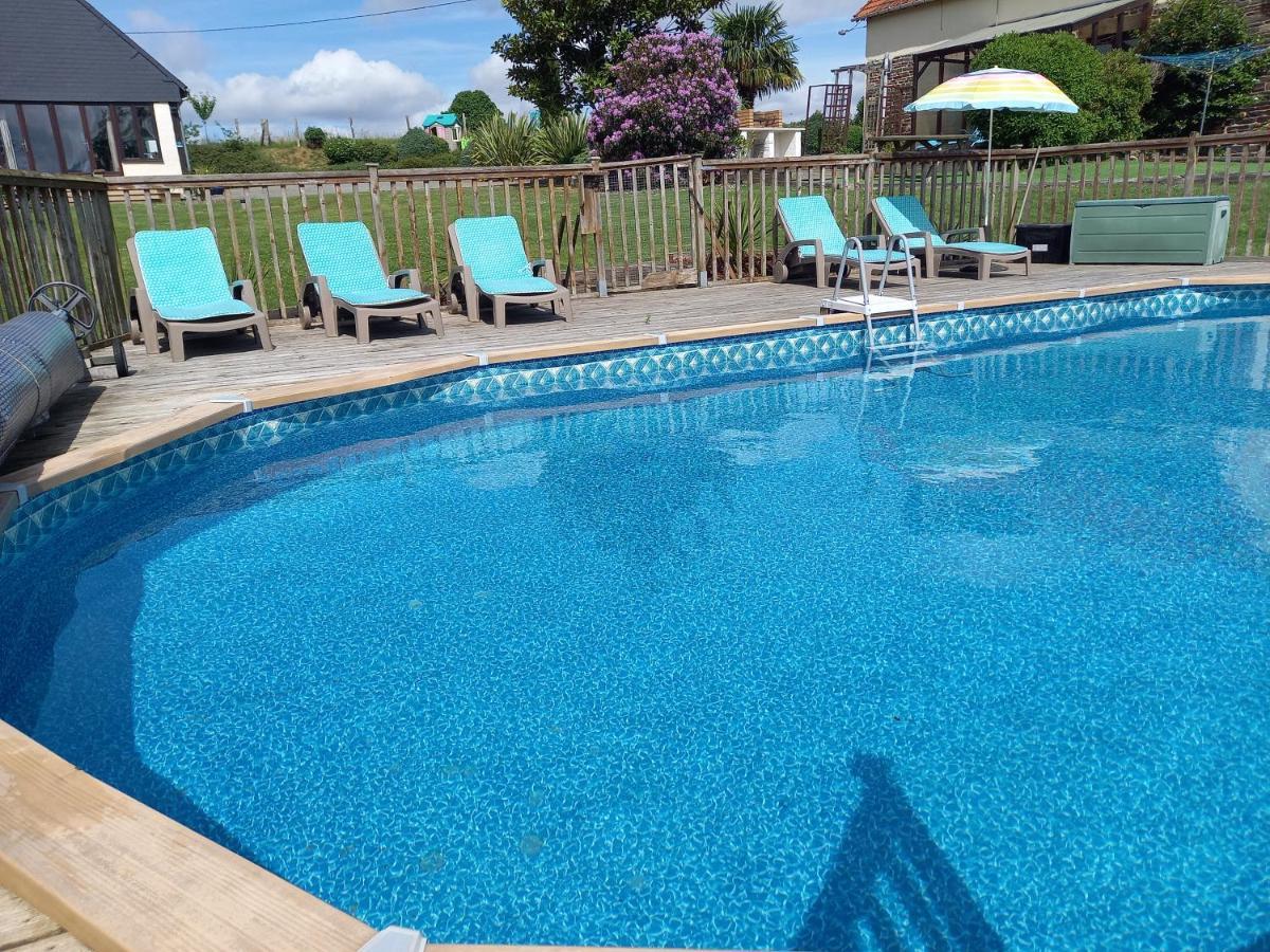 La Gasteboisiere With Swimming Pool And Games Room Le Mesnil-Adelee Exterior photo